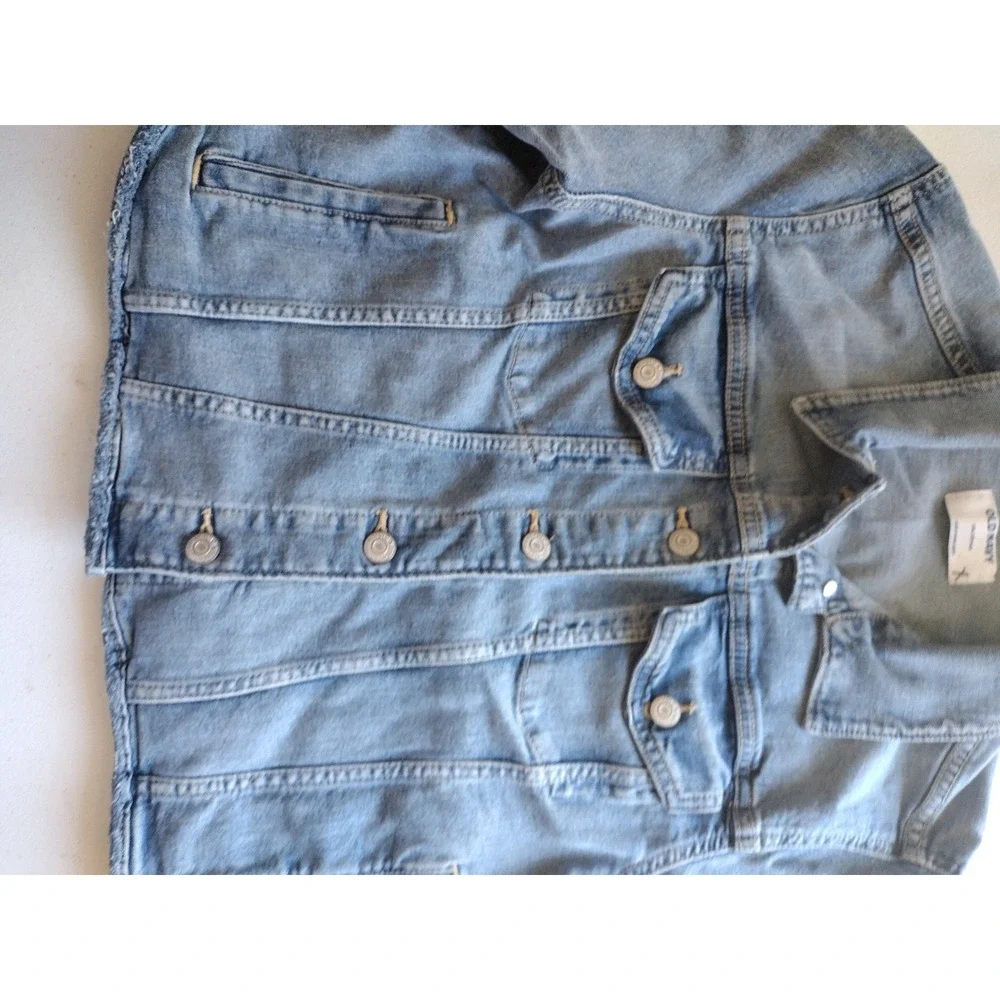 Old Navy‎ Girls XXL Denim Jean Jacket Light Wash Classic Trucker